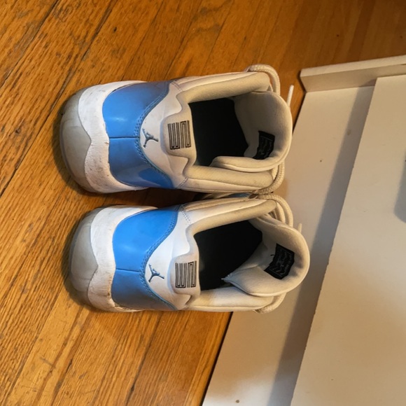 Air Jordan 11 Retro Low “UNC” - Picture 3 of 6
